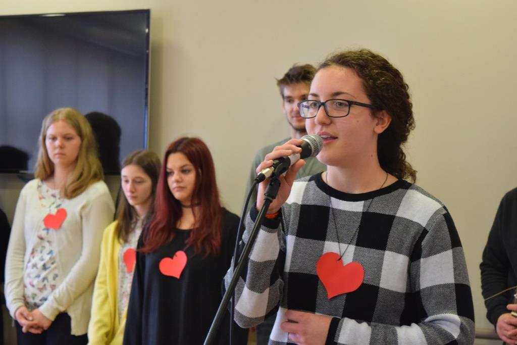 Marljiva i uvijek vedra Eva Šimec recitirala je svoju pjesmu „Posveta“.